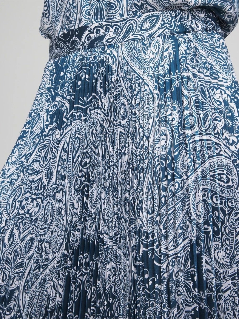Chico's Faux Silk Tile Print Micropleated Midi Skirt In L - Picture 4 of 11